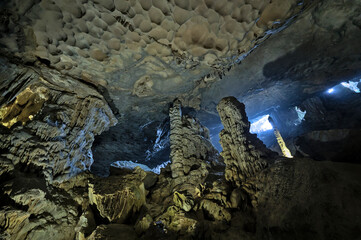 Sung Sot Cave, Halong Bay, Vietnam