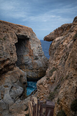 Klippe am Meer auf der Insel Gozo