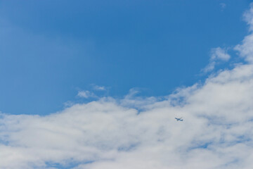 青空に浮かぶ雲