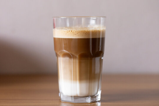 Caf&eacute; com leite