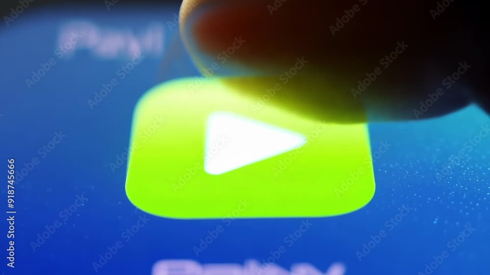 Aufkleber demonstrating key app functionalities on a smartphone screen with vibrant colors in clear detail.