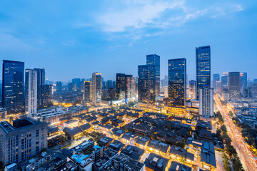 Obraz premium chengdu, skyline, taikoo li, commercial, ifs, pedestrian street, commercial street, city, urban skyline, architecture, night scene, illumination, tall buildings, skyscrapers, sichuan, china, office bu