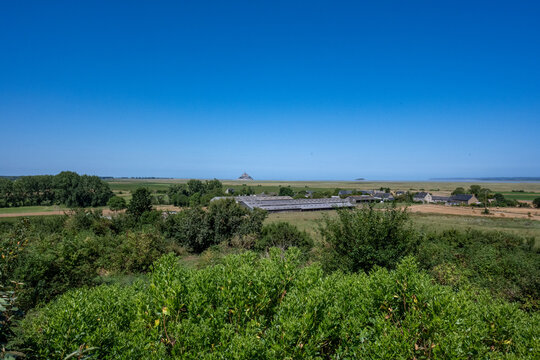 Deutsche Kriegsgr&auml;berst&auml;tte Mont d'Huisnes in der Normandie in Frankreich