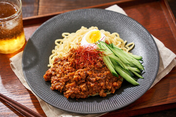 ジャージャー麺