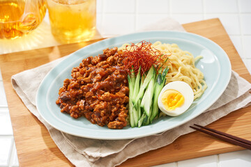 ジャージャー麺