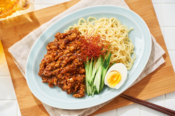 ジャージャー麺