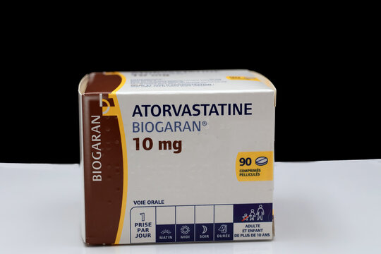 Boite de comprim&eacute;s atorvastatine de Biogaran ,et sa plaquette de comprim&eacute;s