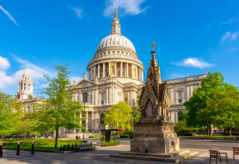Fototapeta premium St. Paul's cathedral in London, UK