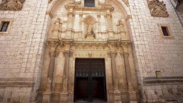 Iglesia de San Lorenzo el Real is a Baroque church in Burgos, Spain. Was originally a Jesuit church, built between 1684 and 1694. After the expulsion of the Jesuits the church became a parish church.