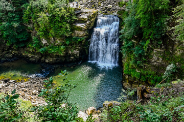 Les Brenets, le lac des Brenets, le Saut-du-Doubs, Wasserfall, Felsen, Felswände, Doubs, Fluss, Le...