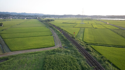 線路と田園風景