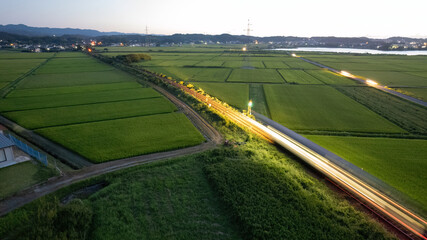 線路と田園風景