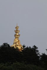 golden buddha statue