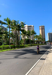 Ala Moana Boulevard en plein jour à Honolulu, Hawaï.