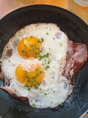 fried eggs with bacon 