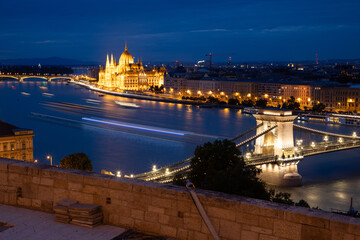 Fototapeta premium panorama of Central Budapest in the evening, with Parliament and Chain Bridge