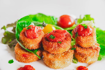 白ナスのフライ　トマトチリソースがけ