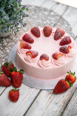 strawberry cake decorate with fresh strawberry