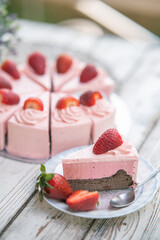 strawberry cake decorate with fresh strawberry