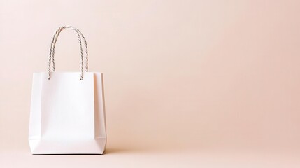 Naklejka premium Empty shopping bag with an e-commerce logo positioned on a plain background
