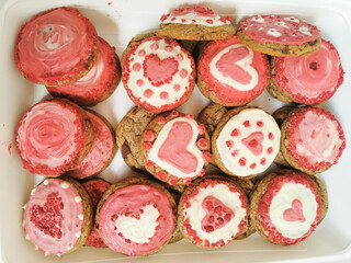 small ginger bread cookies