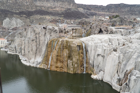 Shoshone Falls in the summer time