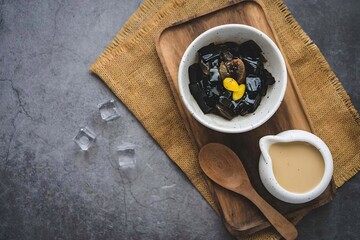 Grass Jelly with Brown Sugar