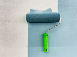 Transform your living space by revamping your home with a striking blue feature wall that will enhance both beauty and creativity, creating an inviting atmosphere