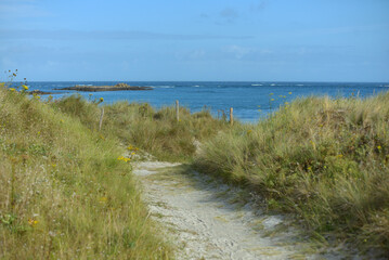 Finistère Nord, Landéda, Bretagne - chemin vers la plage