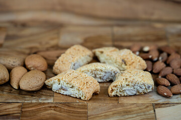 Cantucci italienisches Mandelgebäck und dazu einen Espresso