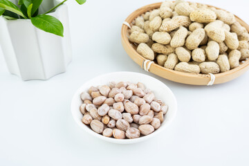 Snacks: boiled salted peanuts