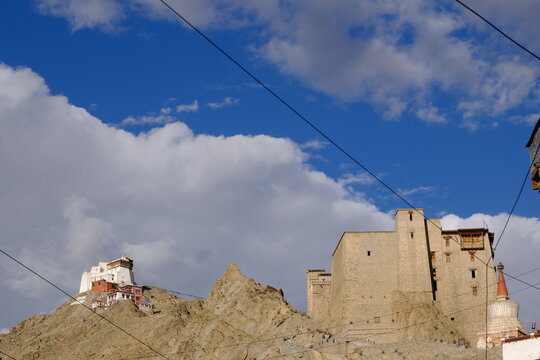 Tibet, ladakh, voyage en Inde avec montagne et lieux de culte, temple et monast&egrave;re