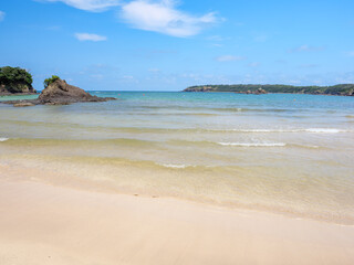 夏の長崎県対馬の三宇田浜の風景