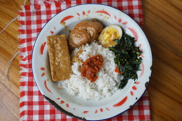 rice with egg, chicken and braised tempeh