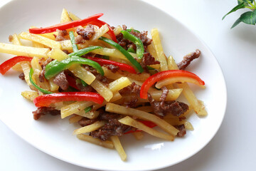 肉と野菜の炒め物