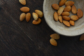 Almendras en bol blanco, alimento, natural, saludable, nutritivo, fruta seca ,