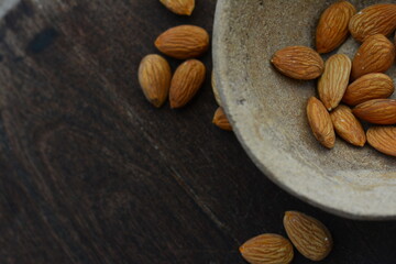 Almendras en bol blanco, alimento, natural, saludable, nutritivo, textura rugosa, beige, fruta seca 