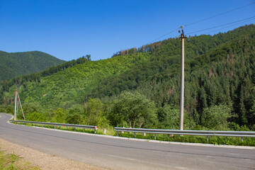 road to the mountains