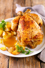 roasted chicken with potatoed and sauce