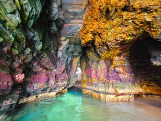 Gruta de Colores