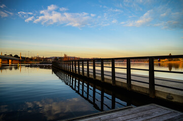 Fototapeta premium The beautiful sunset reflecting on lake burley griffin, Canberra, in the evening