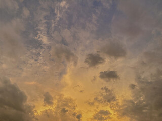 幻想的な夕方の空