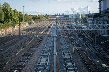 Fototapeta premium This is the railroad network that connects the capital of Finland, Helsinki, with the rest of the country. We observe from a high angle the complex infrastructure of trains that the country has.