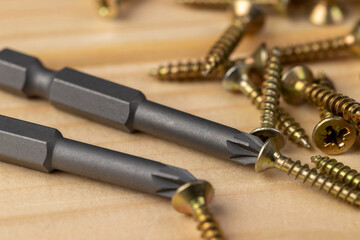 yellow metal self-tapping screws for fixing wooden boards and other wood products