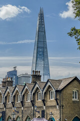 London: A stunning blend of historic charm and modern elegance, with iconic landmarks and vibrant culture