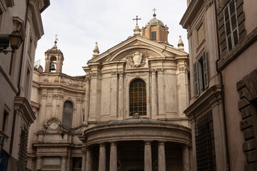 Fototapeta premium A small street and a small church in Rome