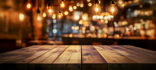 Una mesa de madera oscura con un fondo difuminado del interior de un bar o cafeter&iacute;a por la noche, iluminado por bombillas Edison antiguas. El primer plano tiene un efecto de luz de destellos que crea
