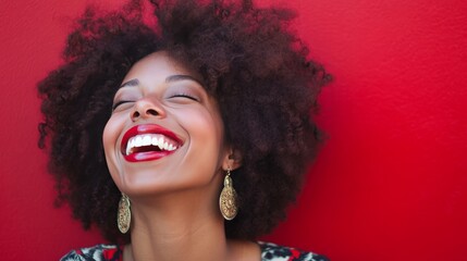 Fototapeta premium Radiant Joy - A Portrait Celebrating the Laughter and Warmth of an Afro-American Woman.