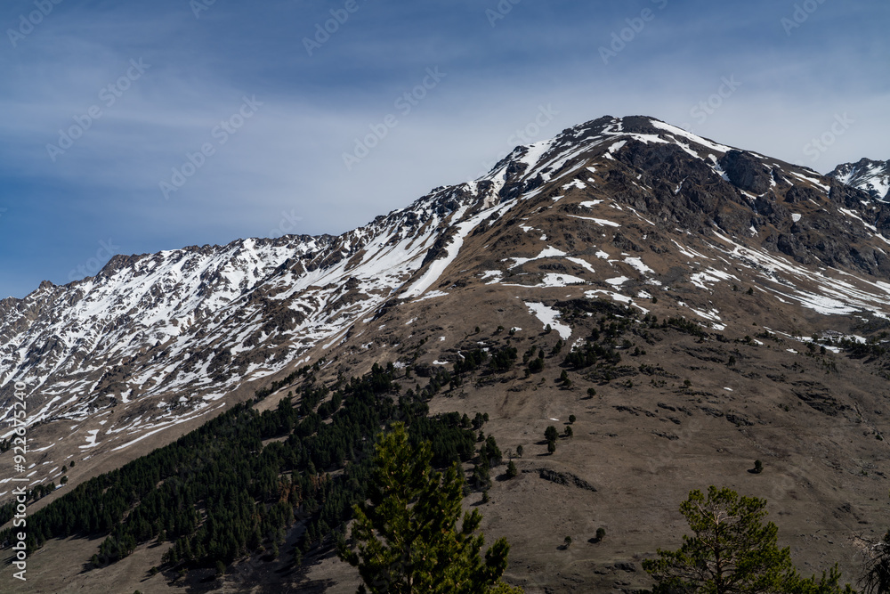 Wall mural snow covered mountains