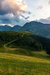Pic de Céciré dominant le plateau de de Superbagnères au coucher du soleil